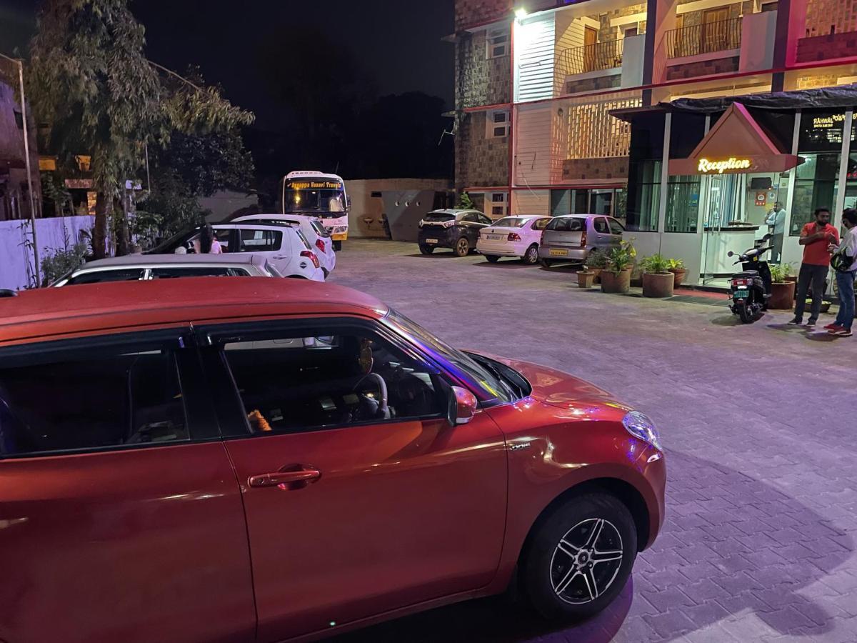 Hotel Caveri Madikeri Exteriör bild