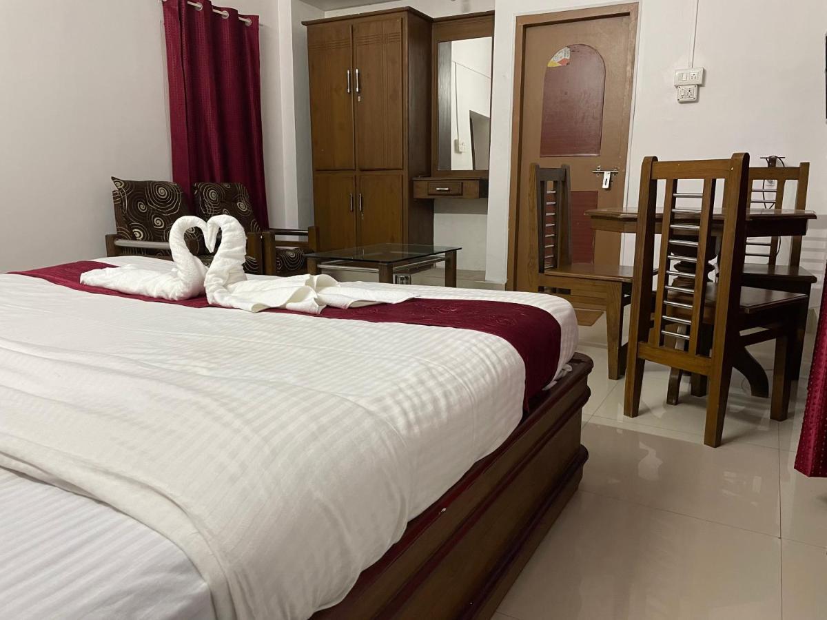 Hotel Caveri Madikeri Exteriör bild