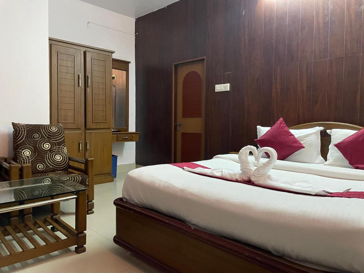 Hotel Caveri Madikeri Exteriör bild