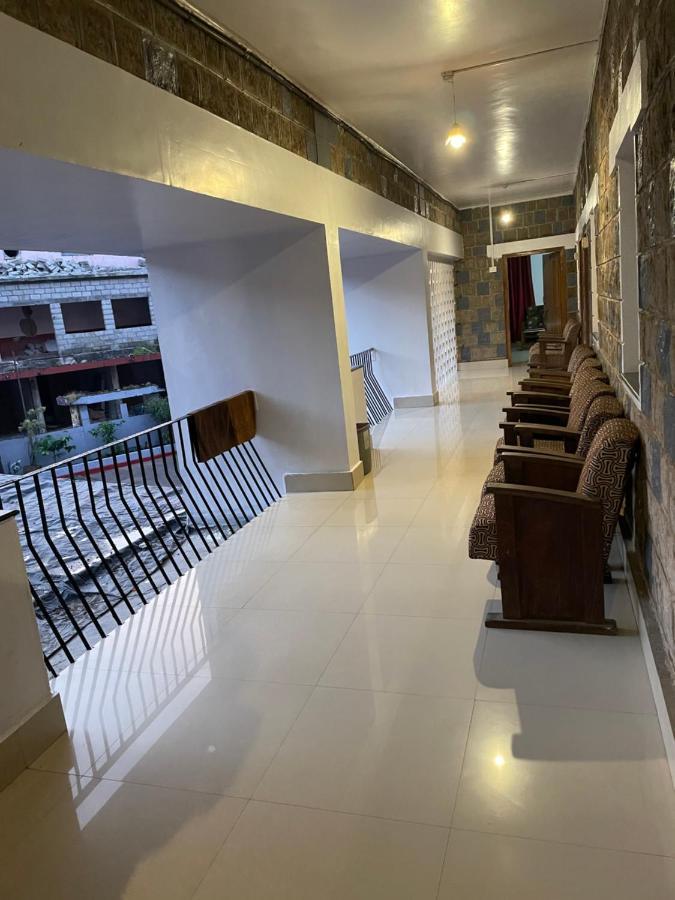 Hotel Caveri Madikeri Exteriör bild