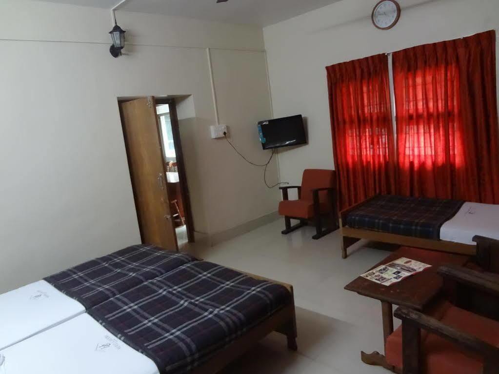 Hotel Caveri Madikeri Exteriör bild