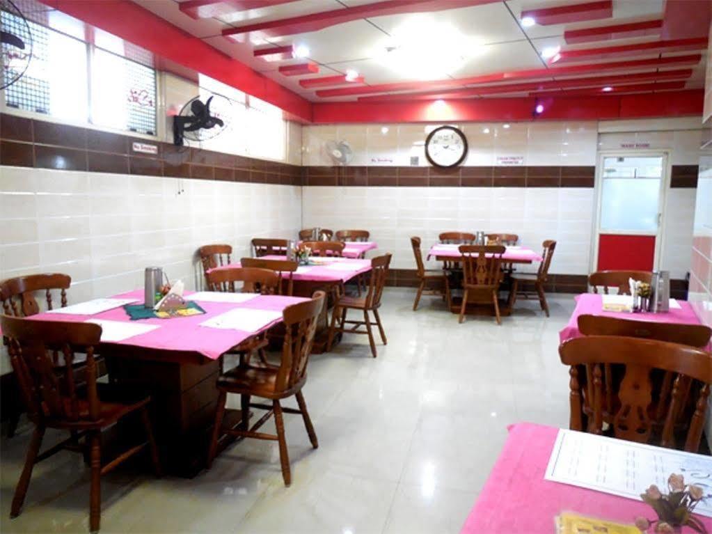 Hotel Caveri Madikeri Exteriör bild