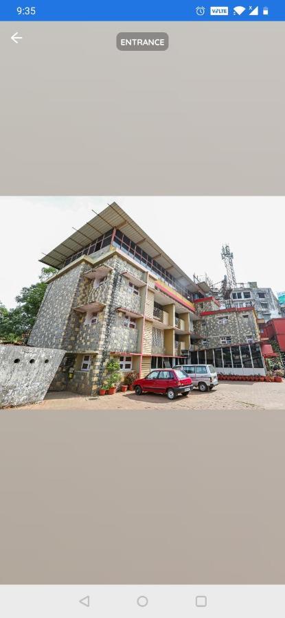 Hotel Caveri Madikeri Exteriör bild